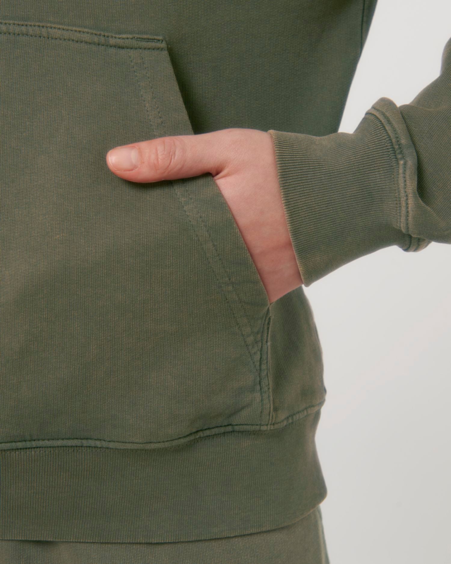 #Farbe_G. Dyed Khaki - C109