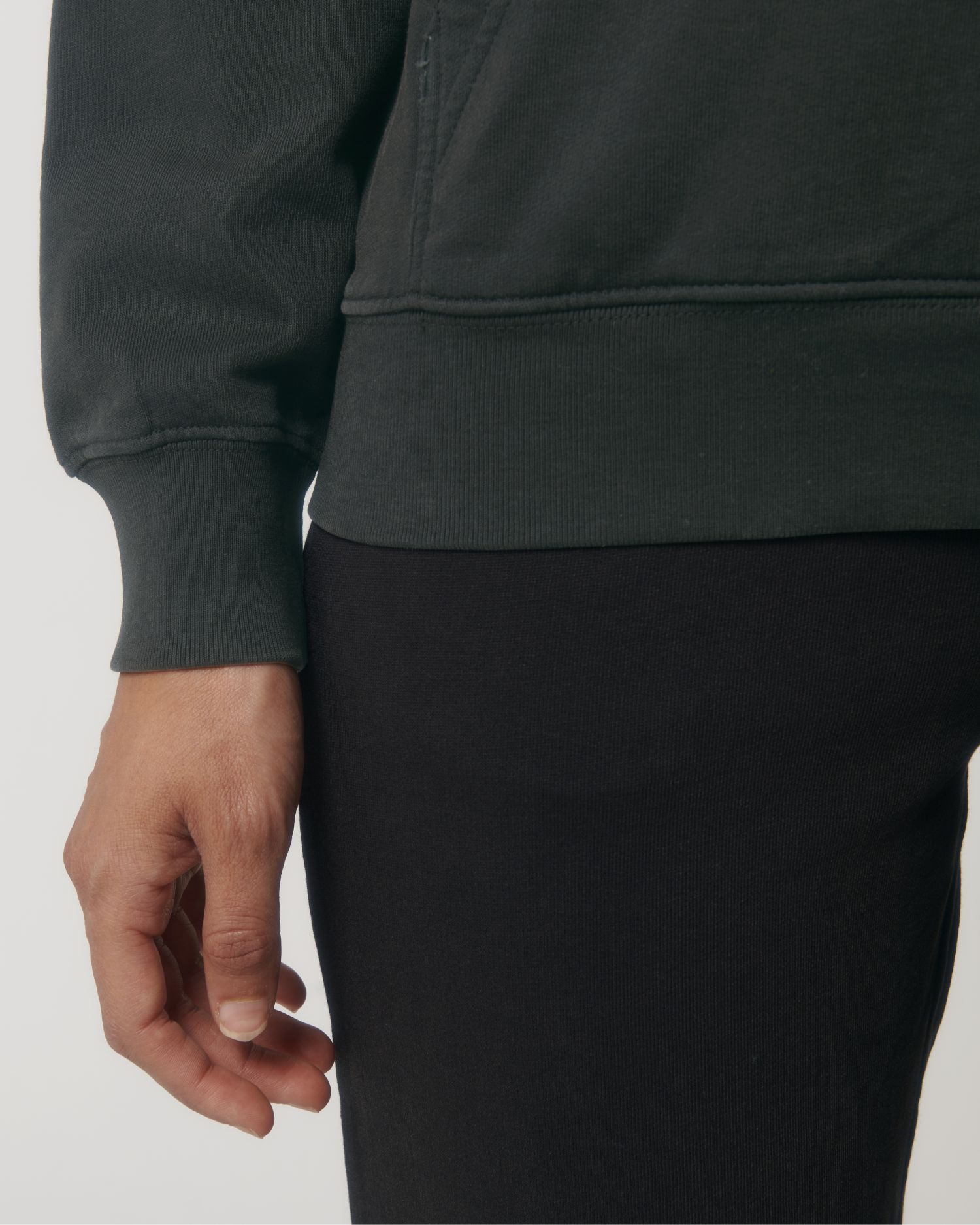 #Farbe_G. Dyed Black Rock - C140