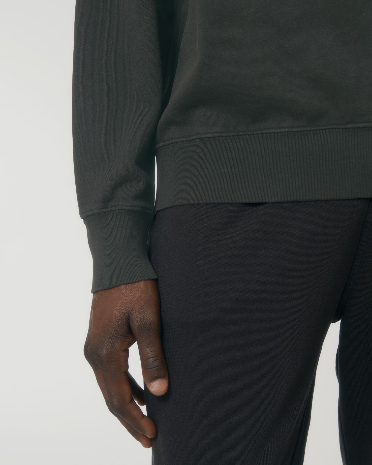 #Farbe_G. Dyed Black Rock - C140