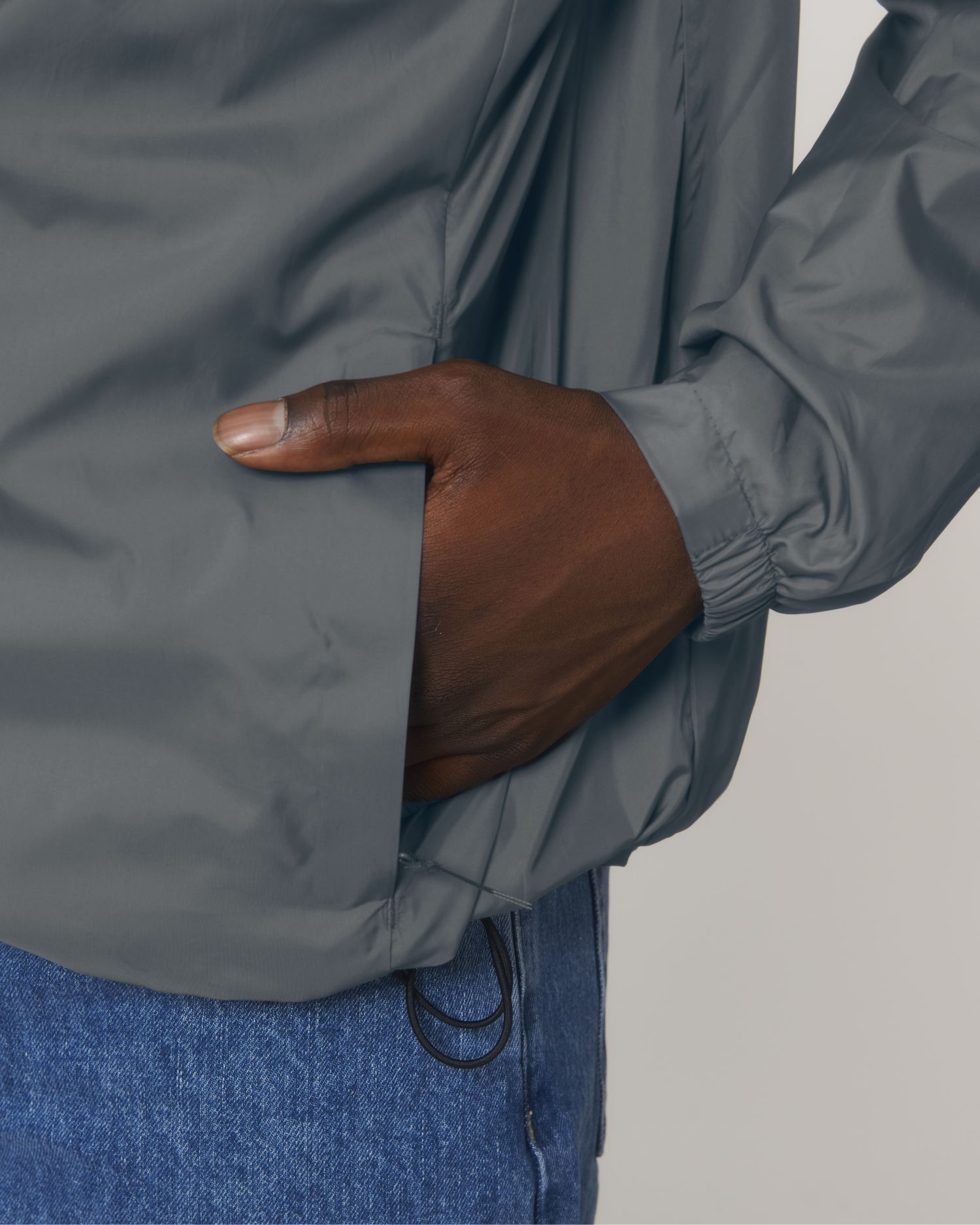 #Farbe_Deep Metal - C080