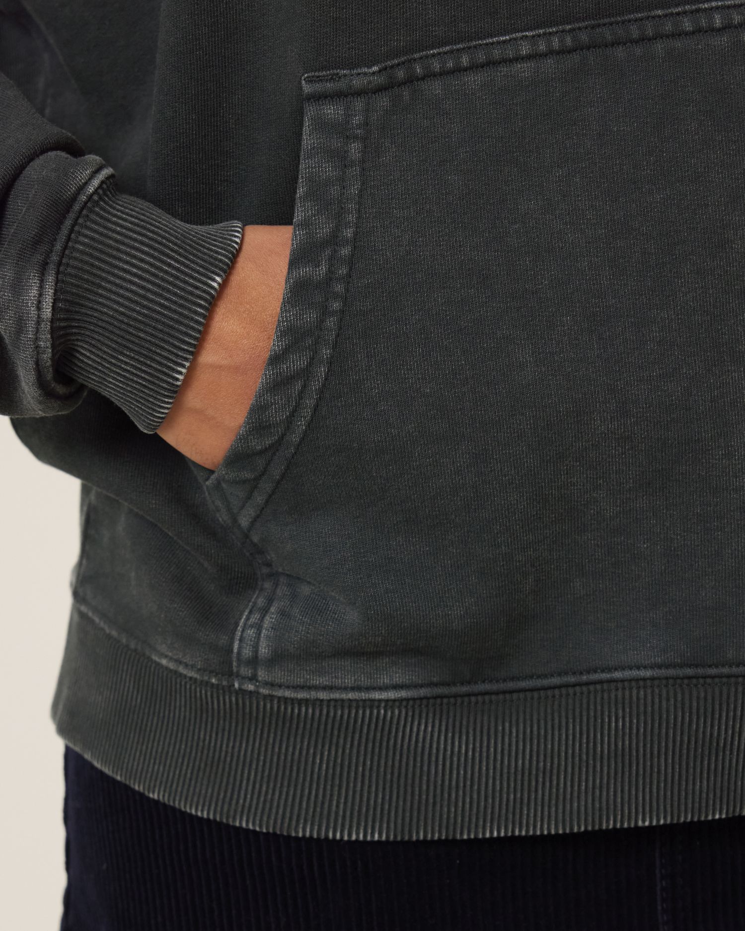 #Farbe_G. Dyed Black Rock - C140