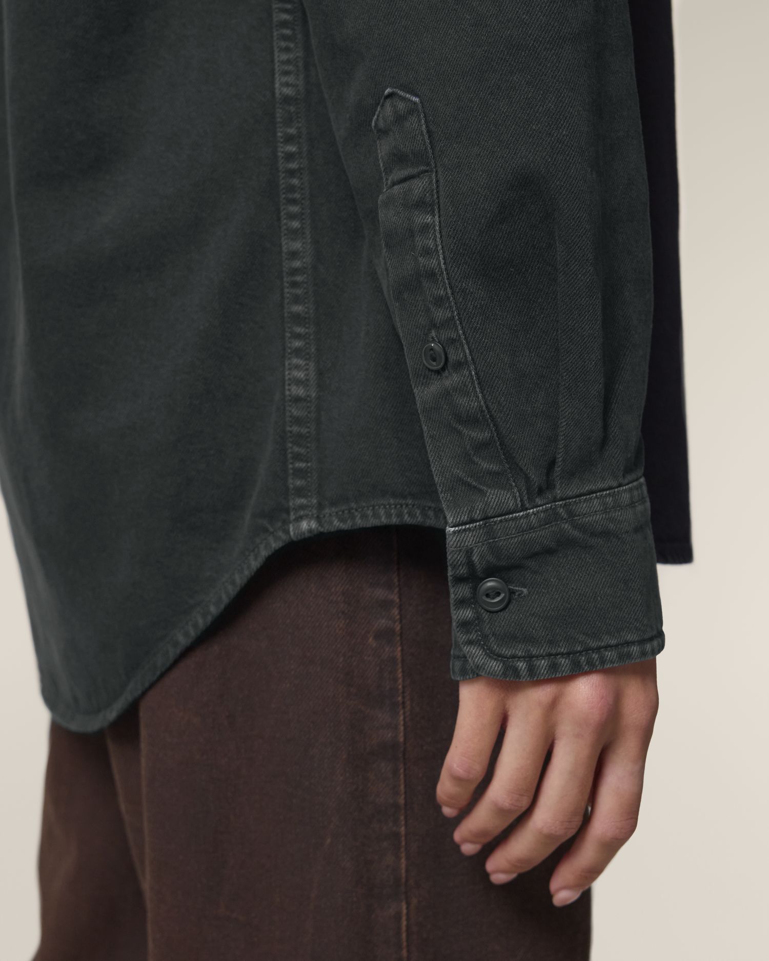 #Farbe_G. Dyed Black Rock - C140