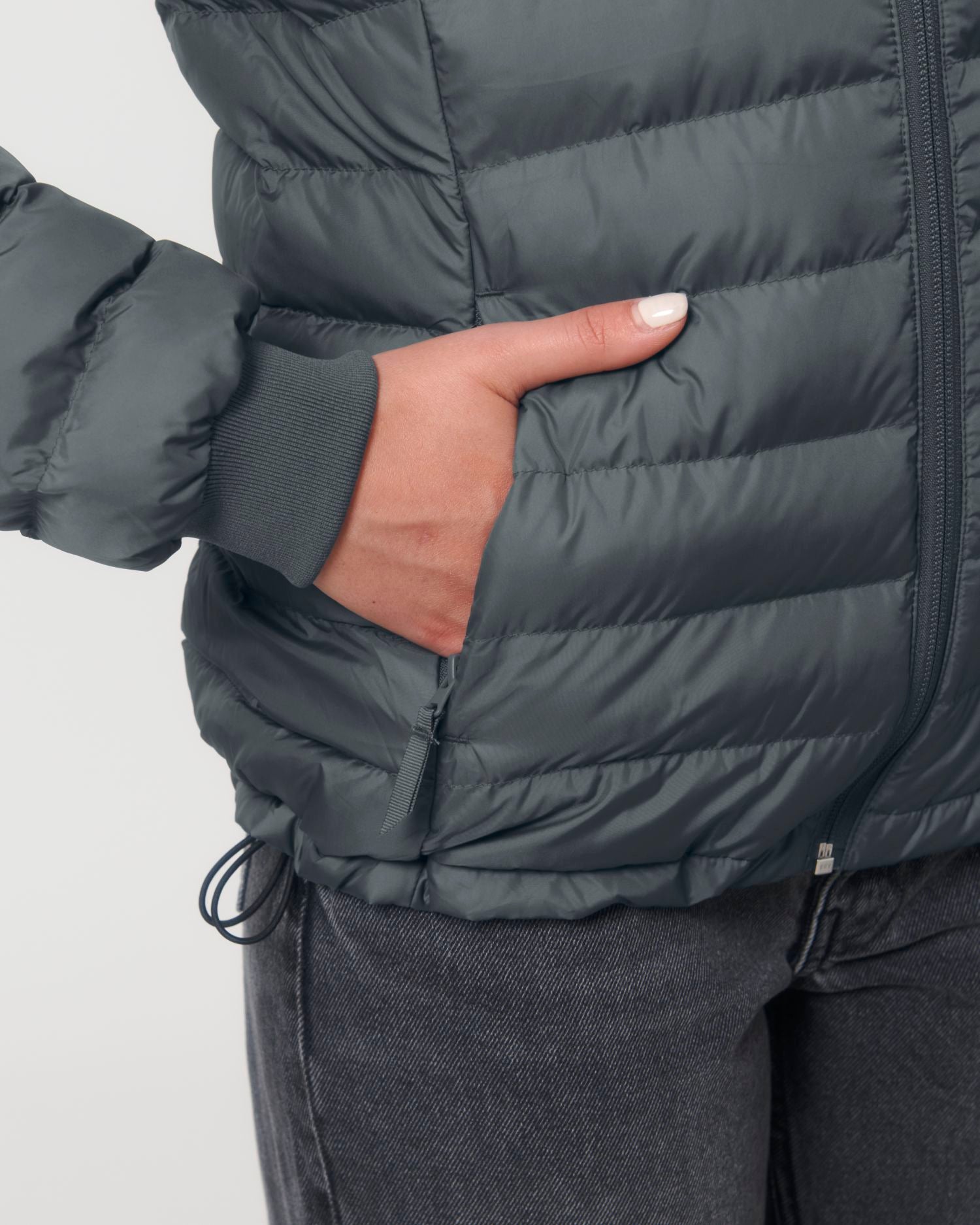 #Farbe_Deep Metal - C080