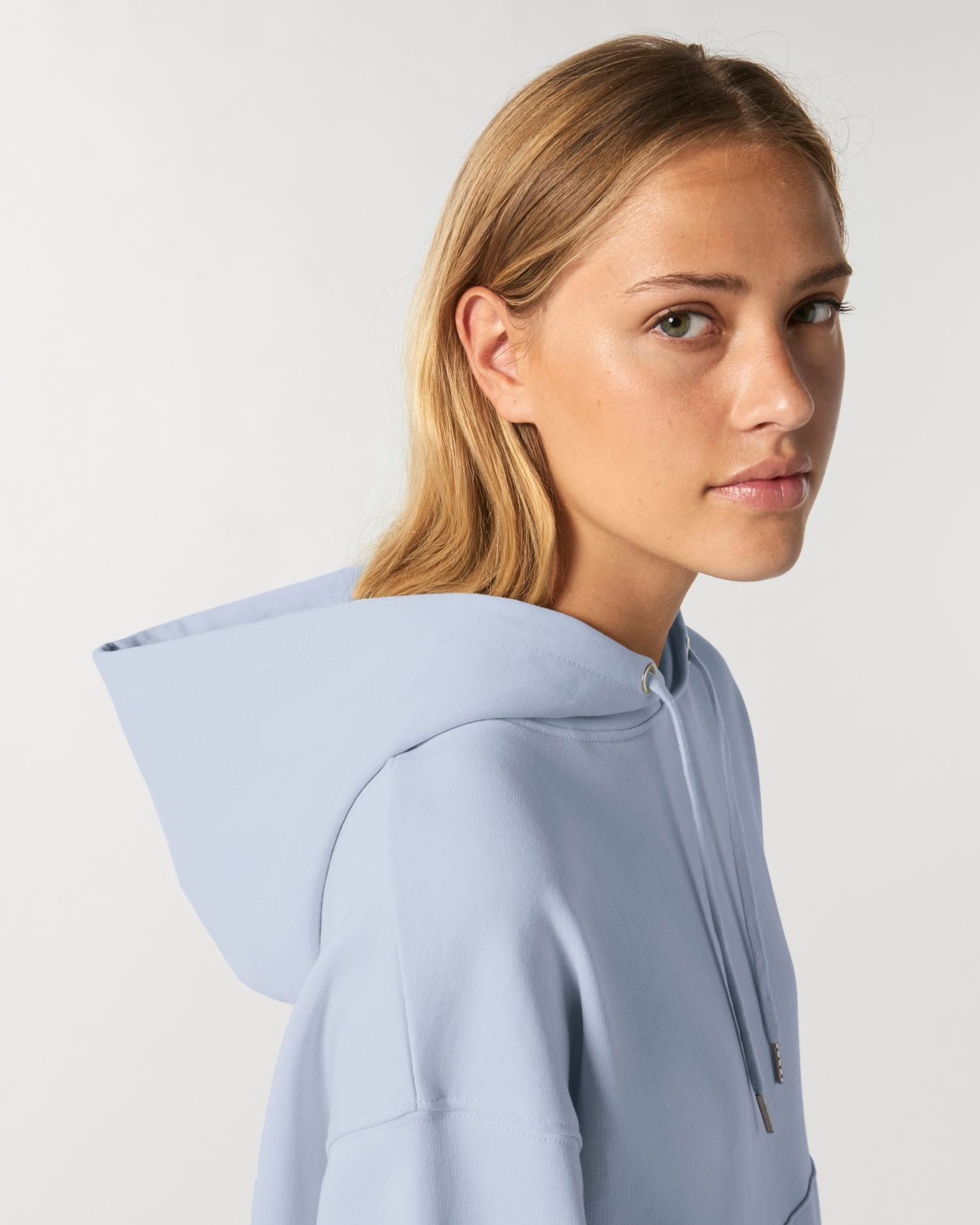 #Farbe_Serene Blue - C057