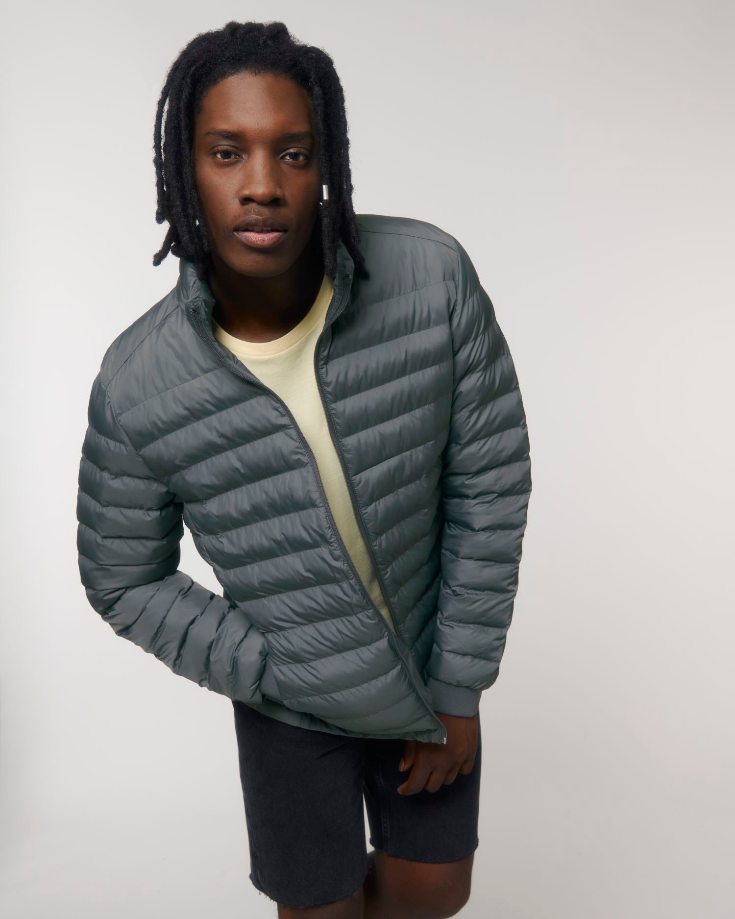 #Farbe_Deep Metal - C080