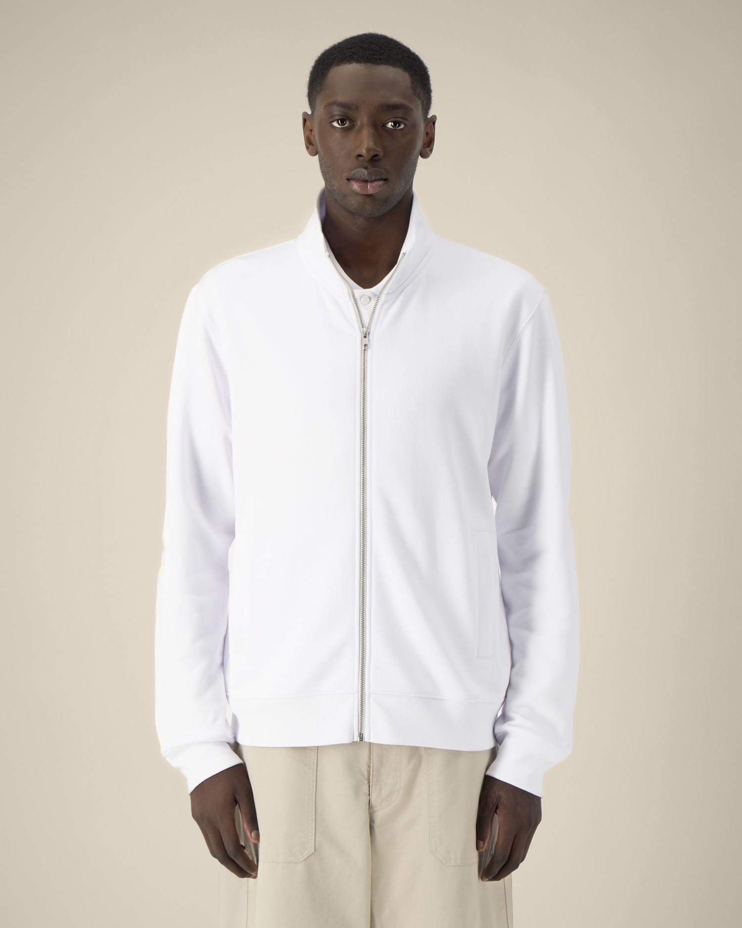 #Farbe_White - C001