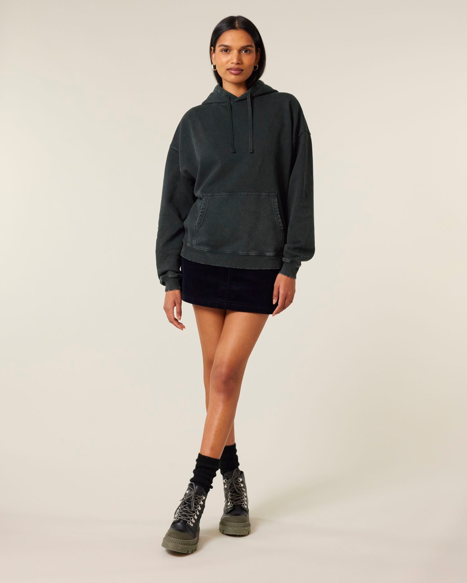 #Farbe_G. Dyed Black Rock - C140