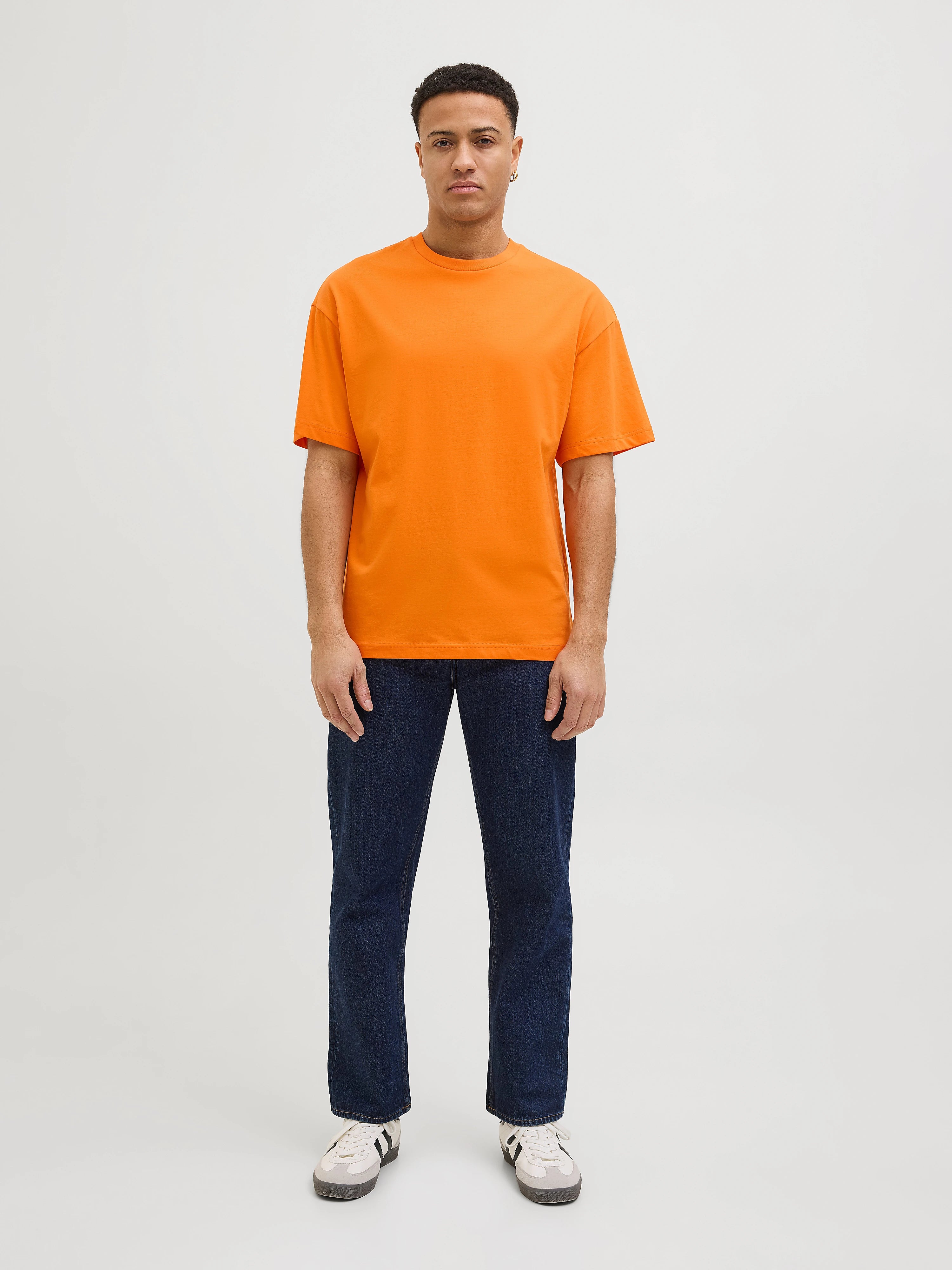 #Farbe_Vibrant Orange