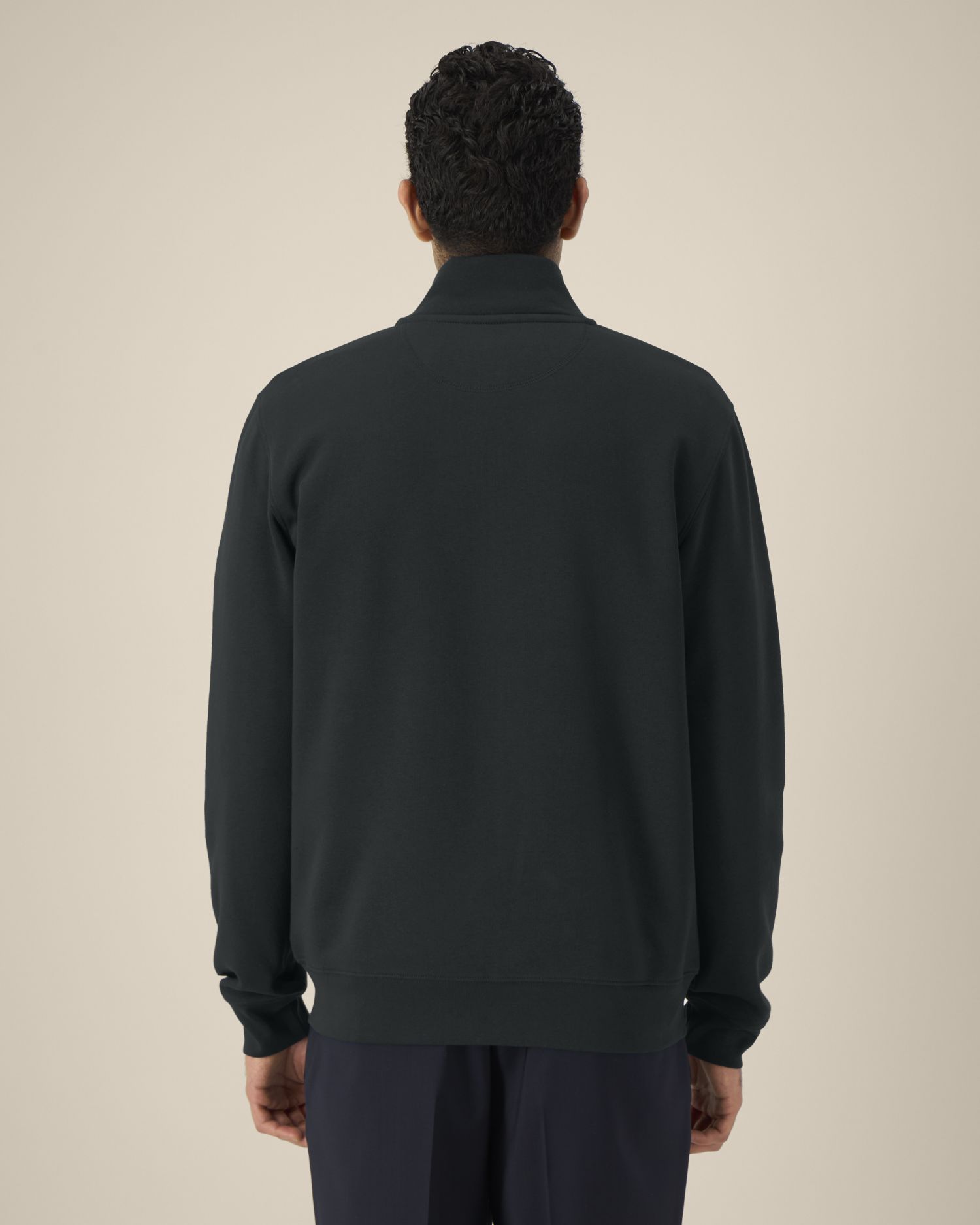 #Farbe_Black - C002