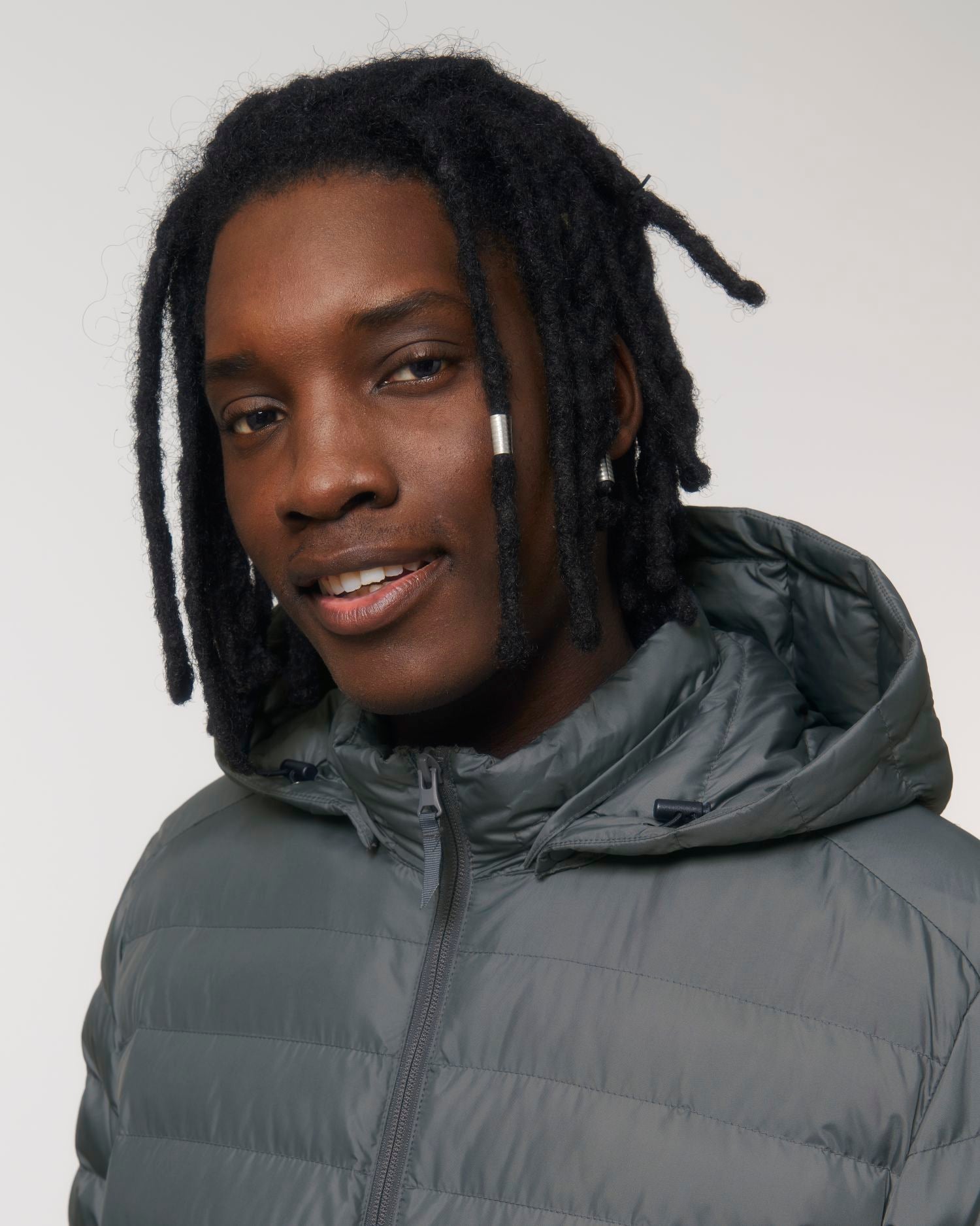 #Farbe_Deep Metal - C080