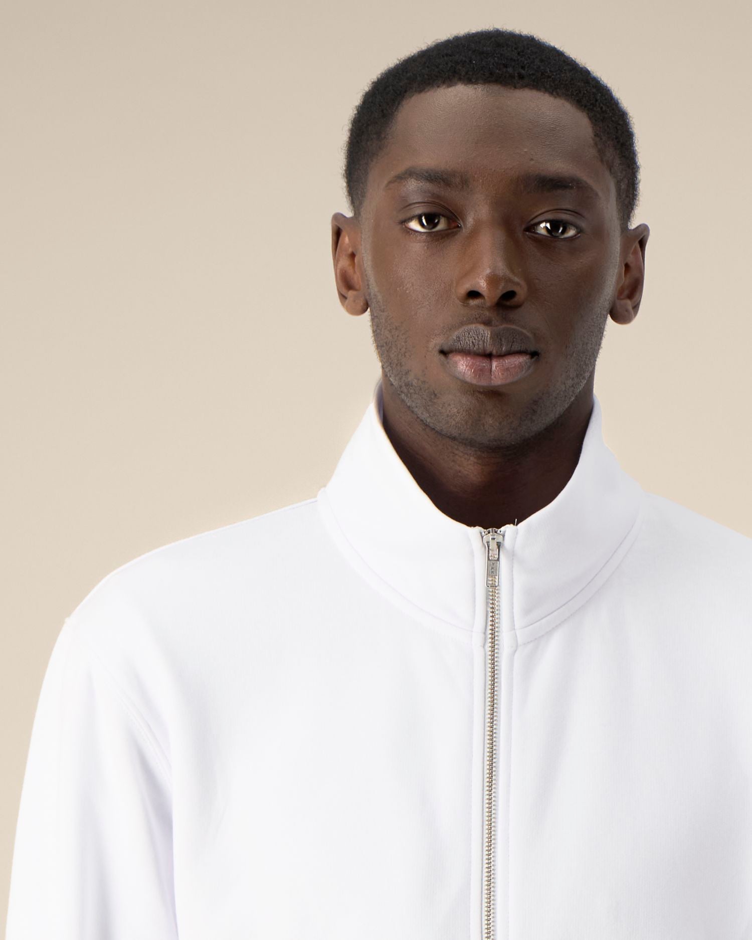 #Farbe_White - C001