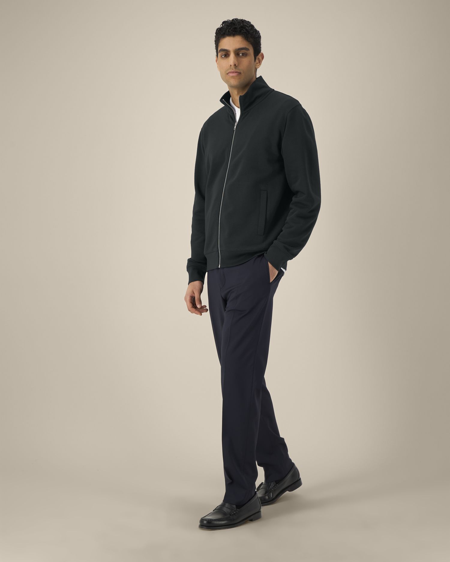 #Farbe_Black - C002