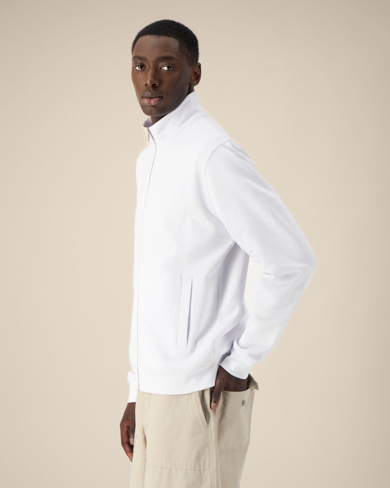 #Farbe_White - C001