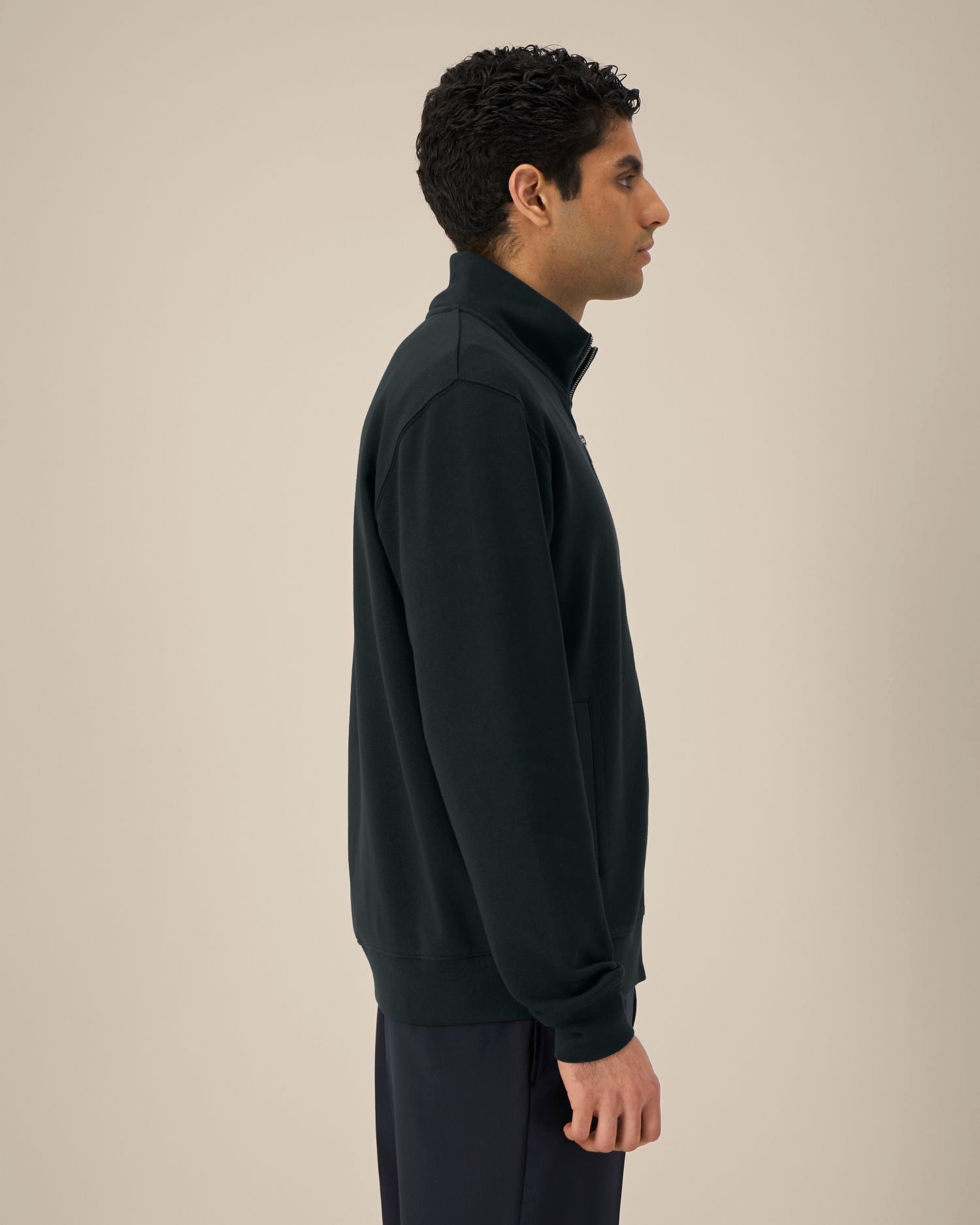 #Farbe_Black - C002