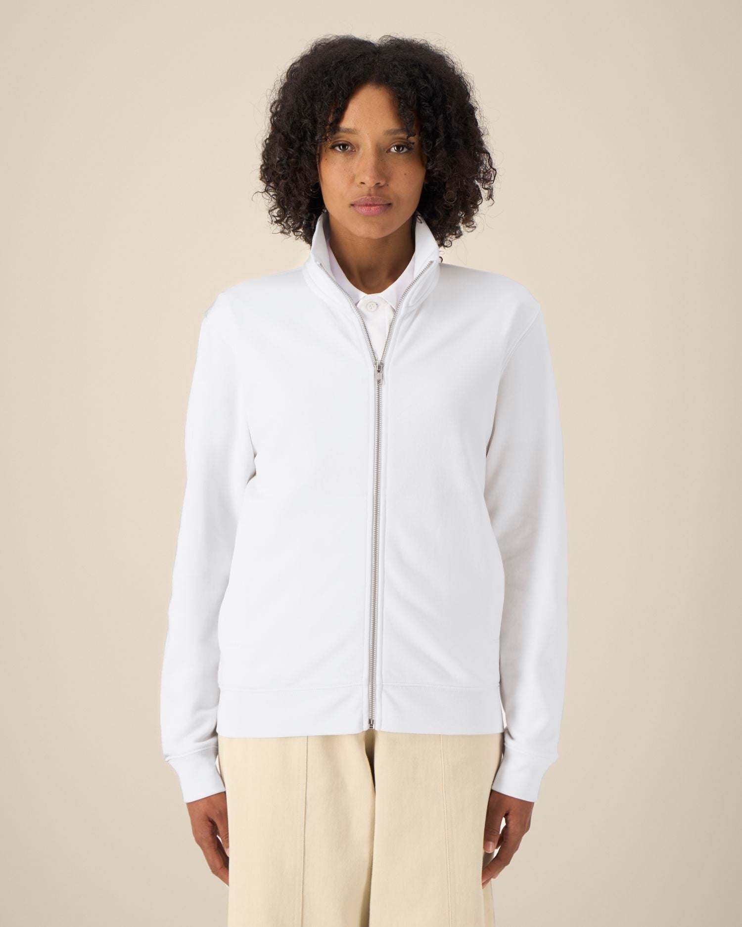 #Farbe_White - C001