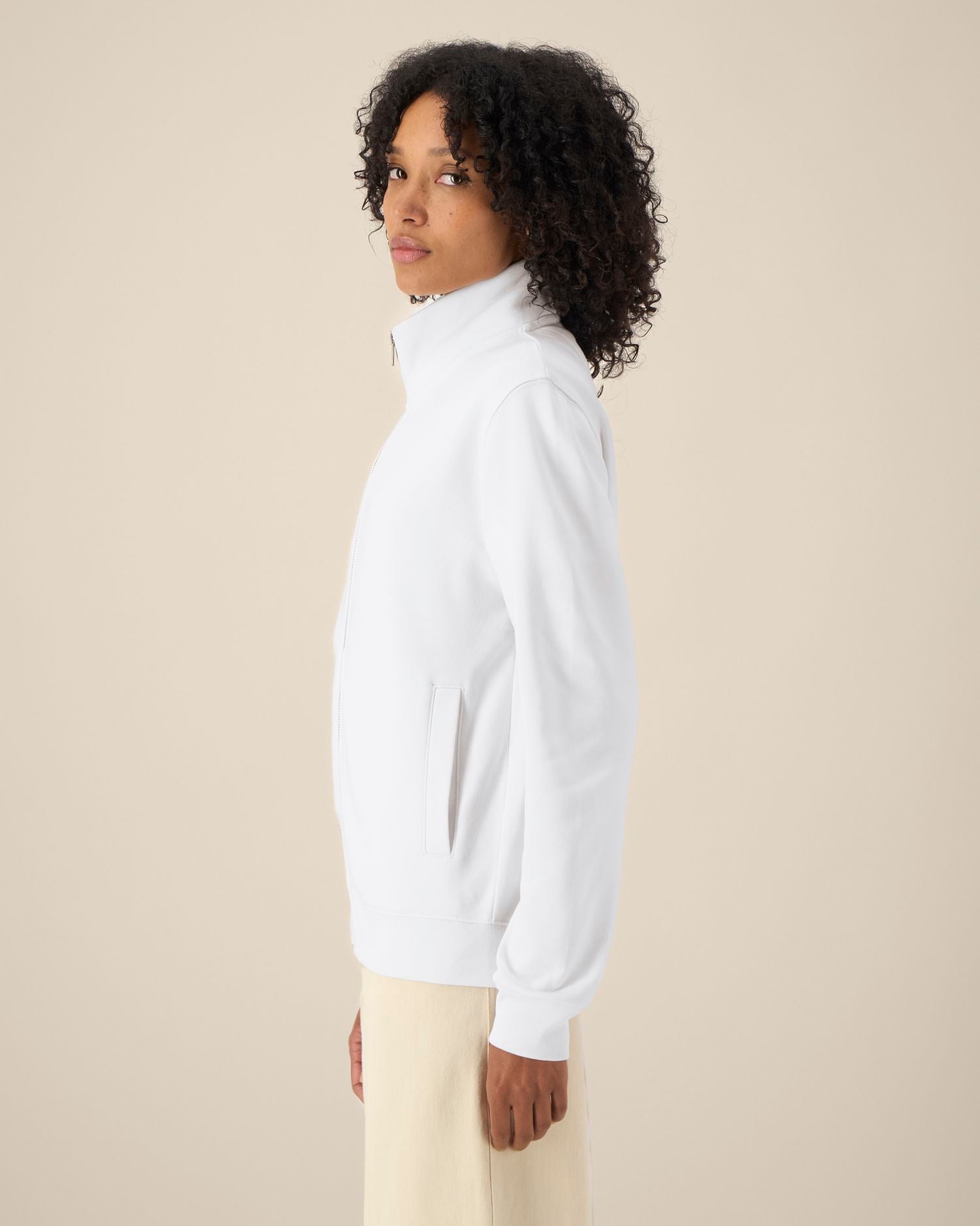 #Farbe_White - C001