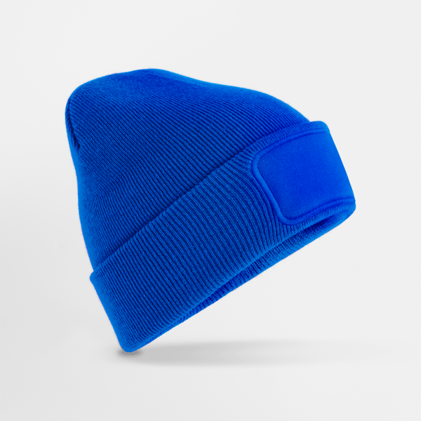 Beanie Mütze in Olive Green – Seitliche Trageansicht